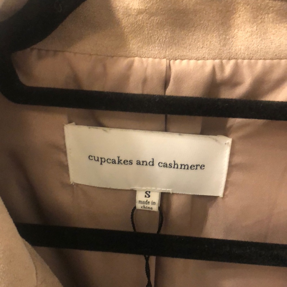 Cupcakes and cashmere size small beige suede vest with side zipper and low belt